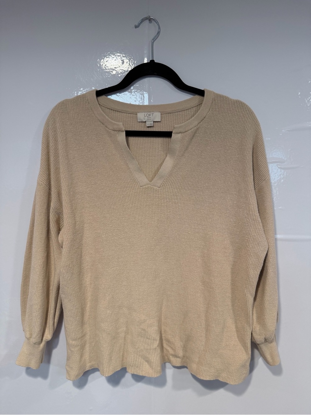 LOFT Women's V-Neck Sweater‎ in Beige